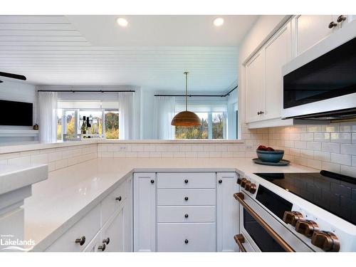 627 Johnston Park Avenue, Collingwood, ON - Indoor Photo Showing Kitchen