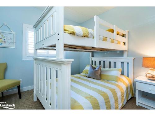 627 Johnston Park Avenue, Collingwood, ON - Indoor Photo Showing Bedroom