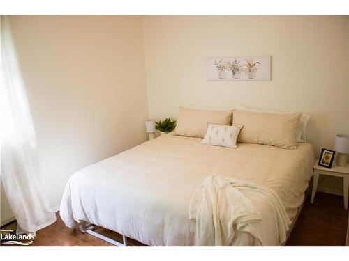 116 Old Highway 26, Meaford Municipality, ON - Indoor Photo Showing Bedroom