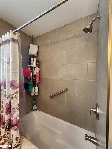 949 Hahne Drive, Gravenhurst, ON - Indoor Photo Showing Bathroom