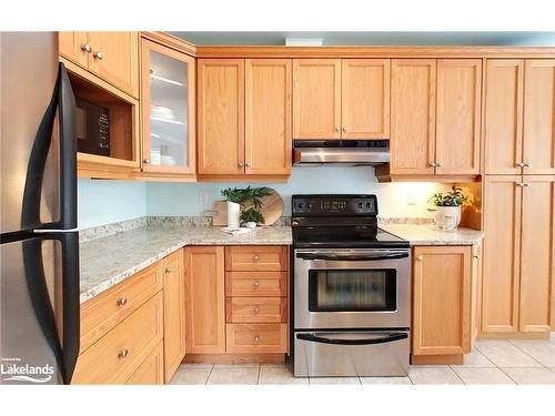 1 Covington Blue Crescent, Wasaga Beach, ON - Indoor Photo Showing Kitchen