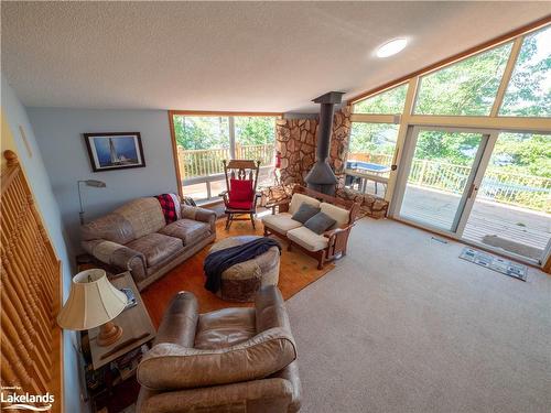 3140 Island 1810, Georgian Bay Twp, ON - Indoor Photo Showing Living Room