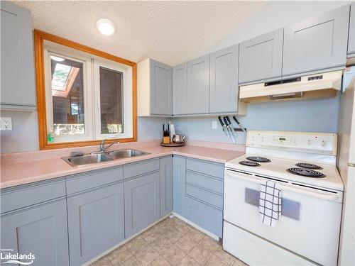 3140 Island 1810, Georgian Bay Twp, ON - Indoor Photo Showing Kitchen With Double Sink