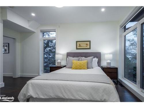 131 Peats Point Road, Prince Edward County, ON - Indoor Photo Showing Bedroom