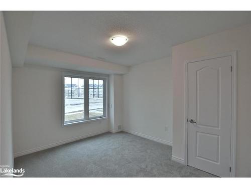 201 Village Gate Drive, Wasaga Beach, ON - Indoor Photo Showing Other Room
