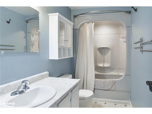 21-40 Victoria Crescent, Orillia, ON - Indoor Photo Showing Bathroom