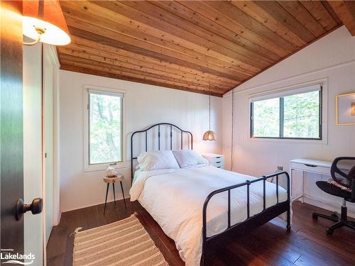 460 Island, Parry Sound, ON - Indoor Photo Showing Bedroom