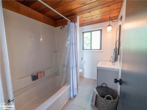 460 Island, Parry Sound, ON - Indoor Photo Showing Bathroom