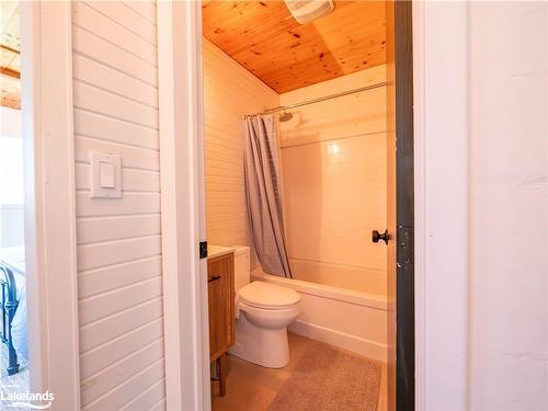 460 Island, Parry Sound, ON - Indoor Photo Showing Bathroom
