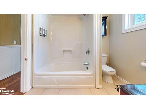 48 49Th Street N, Wasaga Beach, ON - Indoor Photo Showing Bathroom