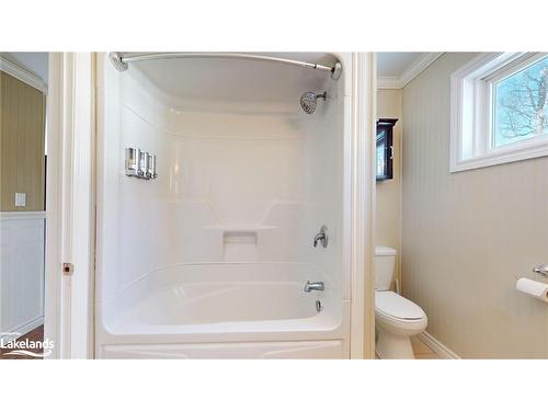 48 49Th Street N, Wasaga Beach, ON - Indoor Photo Showing Bathroom