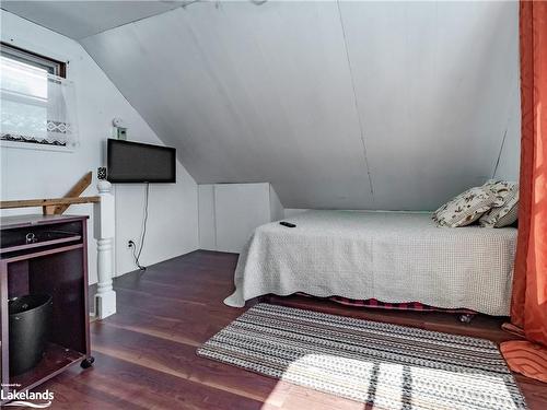1055 Evanswood Drive, Kilworthy, ON - Indoor Photo Showing Bedroom