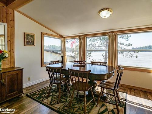 1055 Evanswood Drive, Kilworthy, ON - Indoor Photo Showing Dining Room