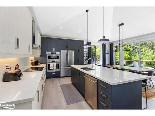 118 Springside Crescent, The Blue Mountains, ON - Indoor Photo Showing Kitchen With Double Sink With Upgraded Kitchen