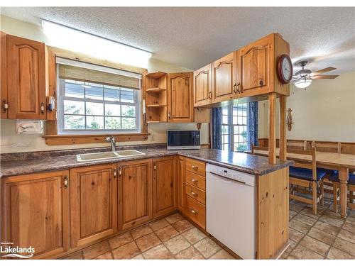 1743 Old Barrie Road, Orillia, ON - Indoor Photo Showing Kitchen With Double Sink