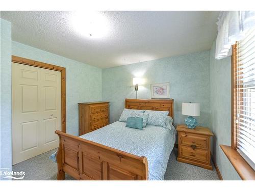 1743 Old Barrie Road, Orillia, ON - Indoor Photo Showing Bedroom