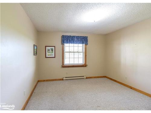 1743 Old Barrie Road, Orillia, ON - Indoor Photo Showing Other Room