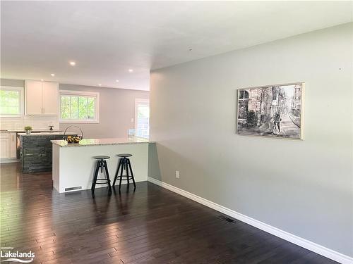 27 Meadow Park Drive, Huntsville, ON - Indoor Photo Showing Living Room