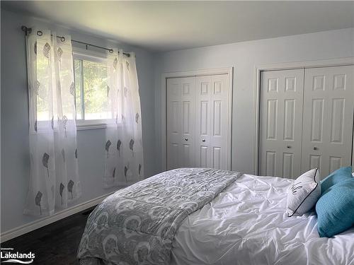 27 Meadow Park Drive, Huntsville, ON - Indoor Photo Showing Bedroom