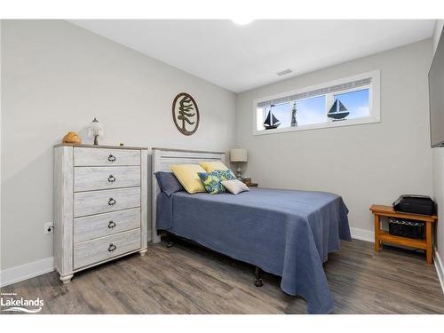 305-20 Salt Dock Road, Parry Sound, ON - Indoor Photo Showing Bedroom