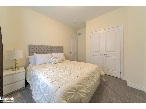 25 Beatrice Drive, Wasaga Beach, ON - Indoor Photo Showing Bedroom