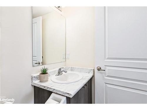 205-2 Cove Court, Collingwood, ON - Indoor Photo Showing Bathroom