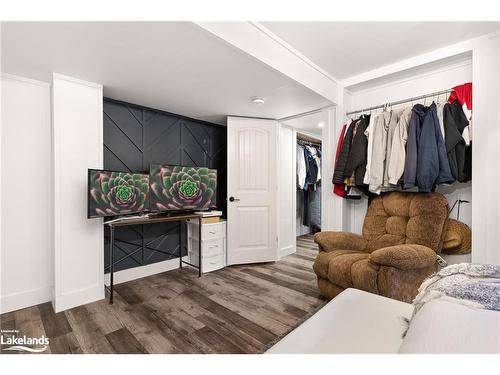 1125 Maplehurst Drive, Huntsville, ON - Indoor Photo Showing Bedroom