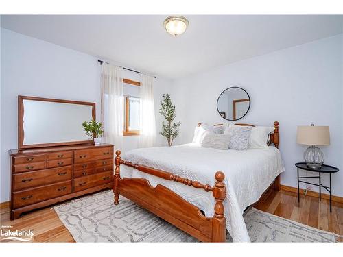 3767 South Portage Road, Huntsville, ON - Indoor Photo Showing Bedroom
