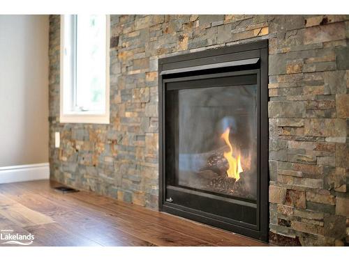 105 High Bluff Lane, Thornbury, ON - Indoor With Fireplace