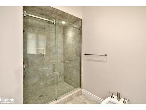 105 High Bluff Lane, Thornbury, ON - Indoor Photo Showing Bathroom