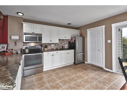 472 Oxbow Crescent, Collingwood, ON - Indoor Photo Showing Kitchen