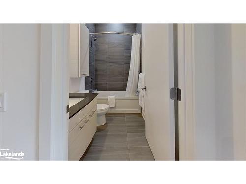 410-120 Carrick Trail, Gravenhurst, ON - Indoor Photo Showing Bathroom