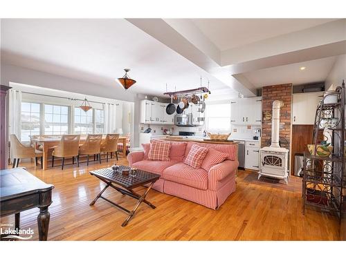 127A Wind Rose Lane, Burk'S Falls, ON - Indoor Photo Showing Living Room