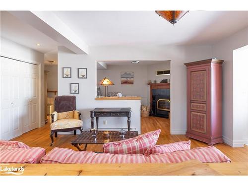 127A Wind Rose Lane, Burk'S Falls, ON - Indoor Photo Showing Living Room With Fireplace