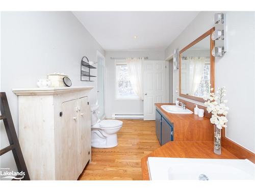 127A Wind Rose Lane, Burk'S Falls, ON - Indoor Photo Showing Bathroom