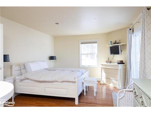 127A Wind Rose Lane, Burk'S Falls, ON - Indoor Photo Showing Bedroom