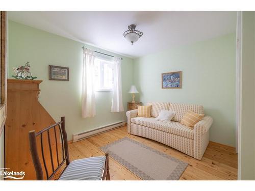 127A Wind Rose Lane, Burk'S Falls, ON - Indoor Photo Showing Living Room