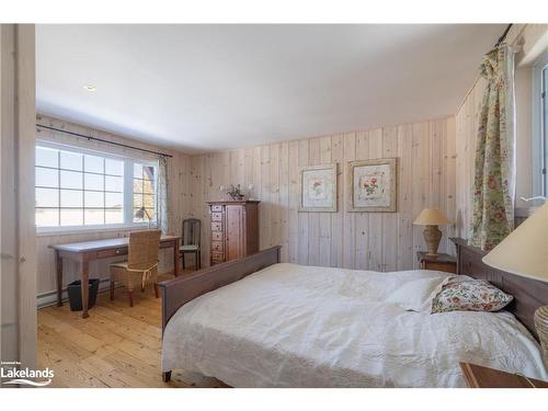 127A Wind Rose Lane, Burk'S Falls, ON - Indoor Photo Showing Bedroom