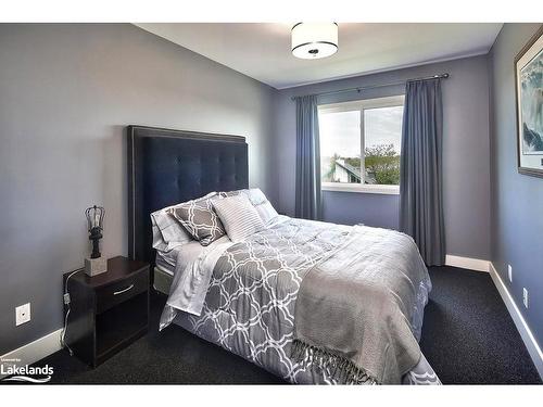 11-104 Farm Gate Road, The Blue Mountains, ON - Indoor Photo Showing Bedroom