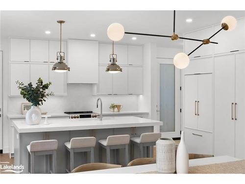 25 Deerhurst Highlands Drive, Huntsville, ON - Indoor Photo Showing Kitchen With Upgraded Kitchen