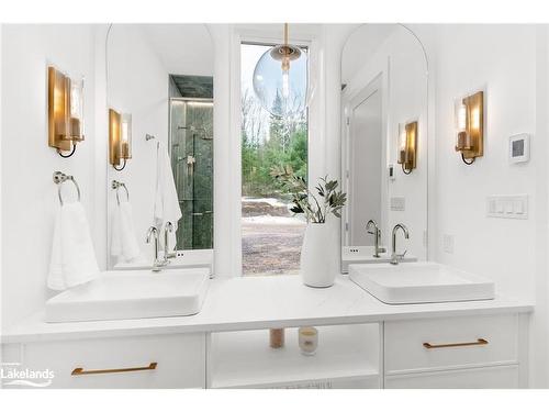 25 Deerhurst Highlands Drive, Huntsville, ON - Indoor Photo Showing Bathroom