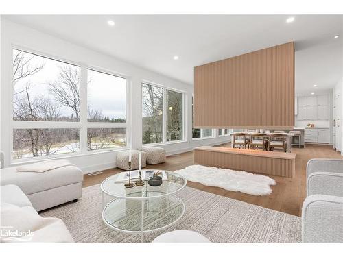 25 Deerhurst Highlands Drive, Huntsville, ON - Indoor Photo Showing Living Room