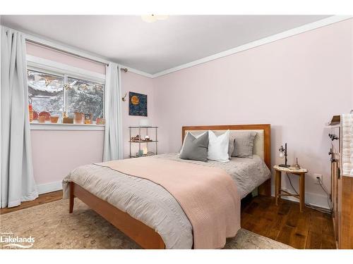 2-2802 Muskoka 118 Road W, Port Carling, ON - Indoor Photo Showing Bedroom