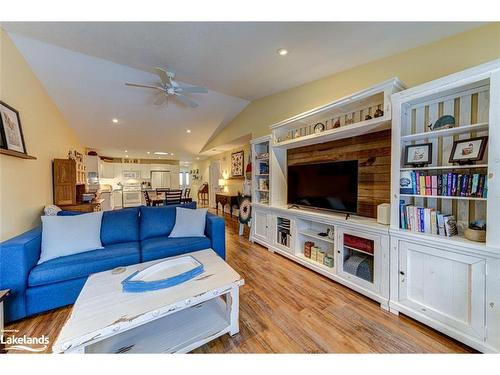 23 Greenway Drive, Wasaga Beach, ON - Indoor Photo Showing Living Room
