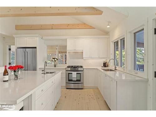 3-4916 Muskoka Road 169, Muskoka Lakes, ON - Indoor Photo Showing Kitchen With Upgraded Kitchen