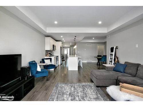 28 Fairway Lane, Port Elgin, ON - Indoor Photo Showing Living Room