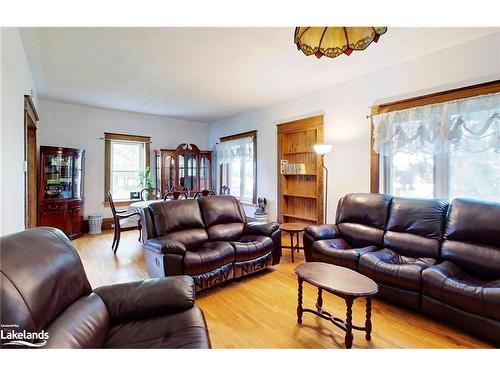 145693 Grey Rd 12, Meaford Municipality, ON - Indoor Photo Showing Living Room