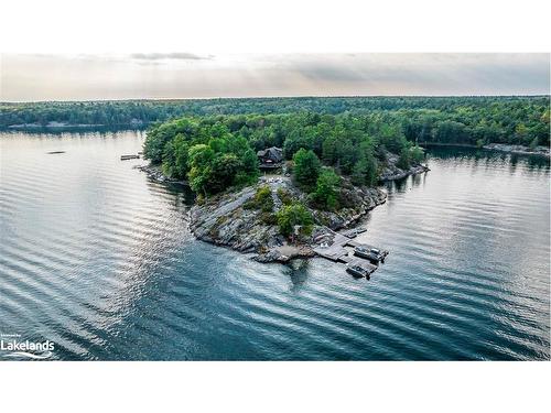 B686-8 Derbyshire Island, Archipelago, ON - Outdoor With Body Of Water With View