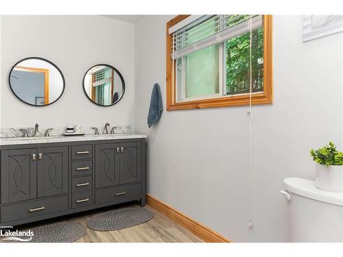 180 Bigwin Island, Baysville, ON - Indoor Photo Showing Bathroom