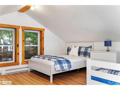 180 Bigwin Island, Baysville, ON - Indoor Photo Showing Bedroom